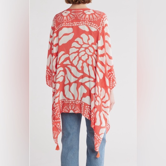 NEW! Vince Camuto Designer Coral and White Patterned Kimono OSFM - Picture 4 of 16